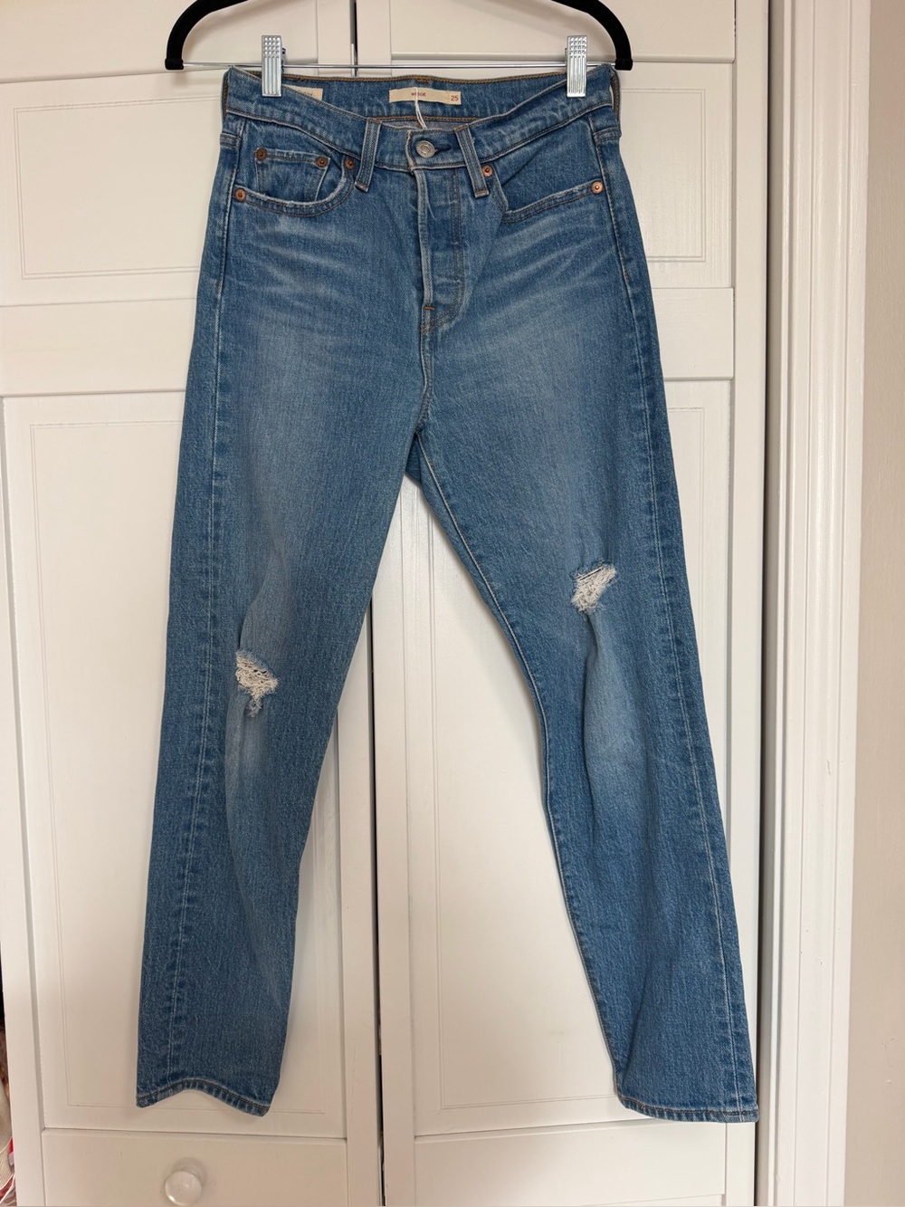 Classic Levi’s Wedgie Blue Distressed Women's Jeans